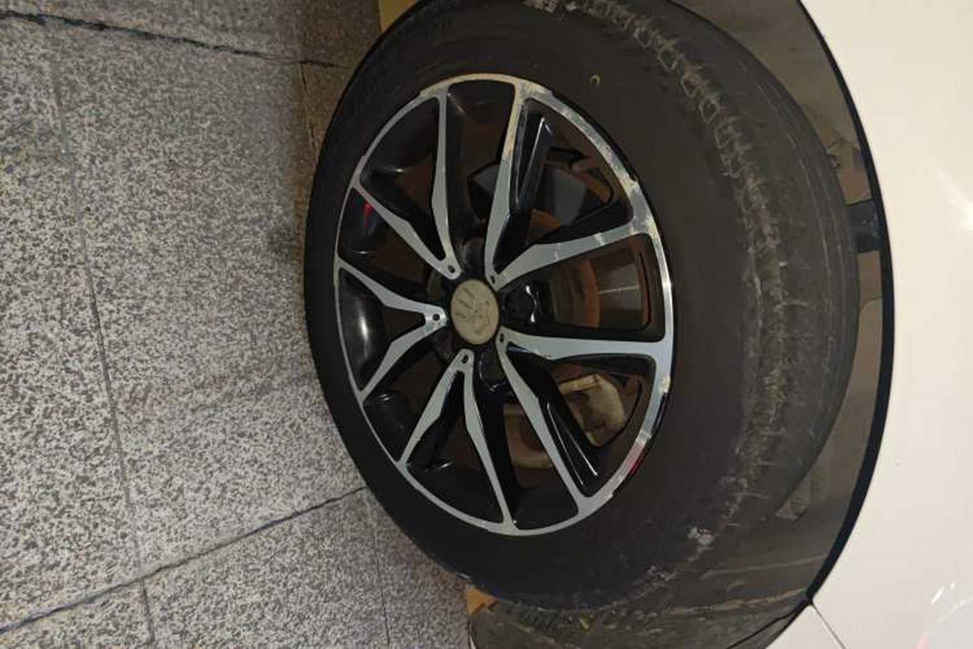 Used BYD Song MAX 2018 1.5T Automatic Smart Connect Luxury 6-Seater Right Front Wheel Hub
