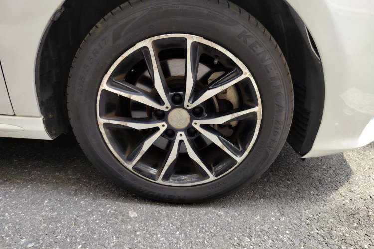 Used BYD Song MAX 2018 1.5T Automatic Smart Connect Elite Model with 6 Seats Right Front Wheel Hub