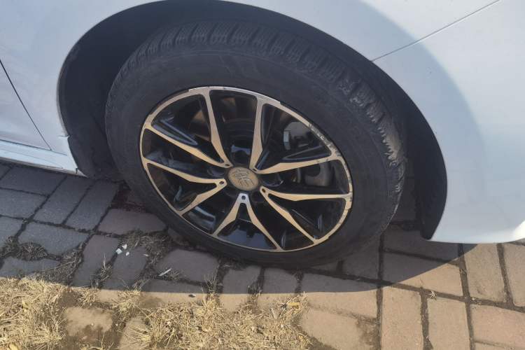 Used BYD Song MAX 2018 1.5T Automatic Smart Connect Luxury 6-Seater Right Front Wheel Hub