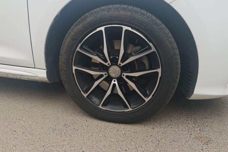Used BYD Song MAX 2018 1.5T Automatic Smart Connect Luxury 7-Seater Right Front Wheel Hub