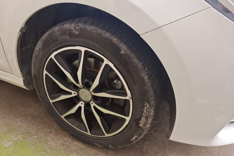 Used BYD Song MAX 2018 1.5T Automatic Smart Connect Luxury 7-Seater Right Front Wheel Hub