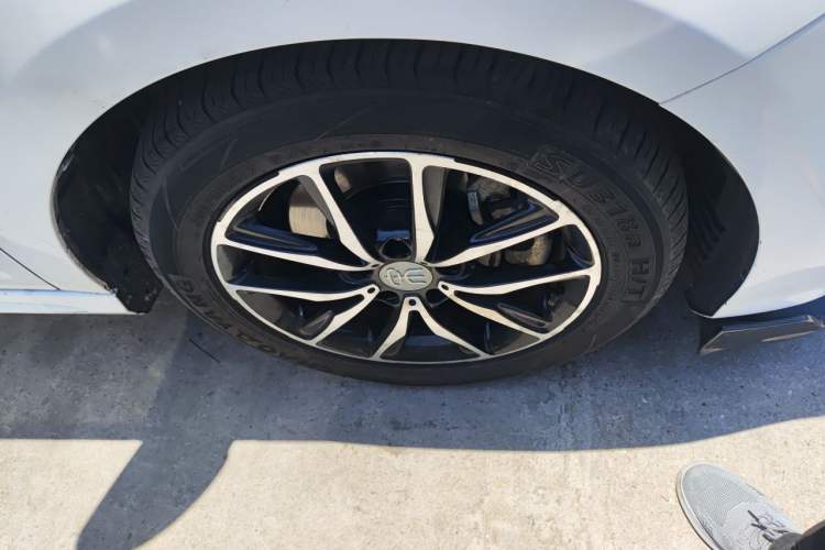 Used BYD Song MAX 2018 1.5T Automatic Smart Connect Elite Model with 6 Seats Right Front Wheel Hub