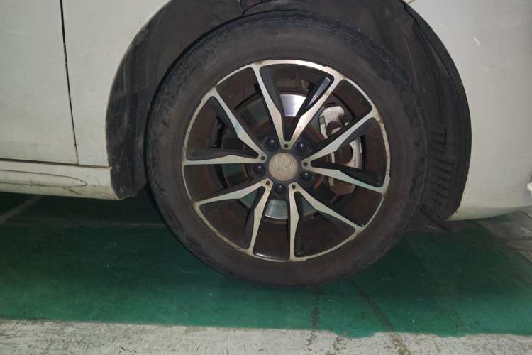 Used BYD Song MAX 2018 1.5T Manual Comfort 6-Seater Right Front Wheel Hub
