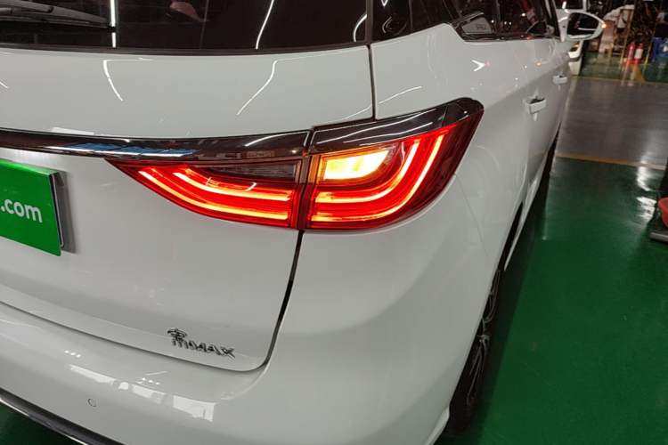 Used BYD Song MAX 2018 1.5T Automatic Smart Connect Flagship 7-Seater Right Rear Taillight