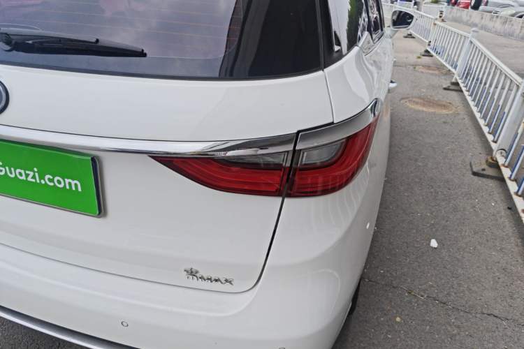 Used BYD Song MAX 2018 1.5T Automatic Smart Connect Elite Model with 6 Seats Right Rear Taillight