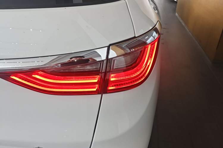Used BYD Song MAX 2018 1.5T Automatic Smart Connect Luxury 6-Seater Right Rear Taillight