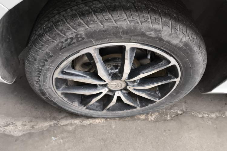 Used BYD Song MAX 2018 1.5T Automatic Smart Connect Elite Model with 6 Seats Right Rear Wheel Hub