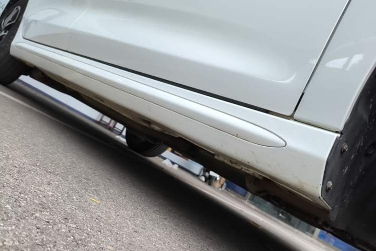 Used BYD Song MAX 2018 1.5T Automatic Smart Connect Luxury 6-Seater Right Side Sill
