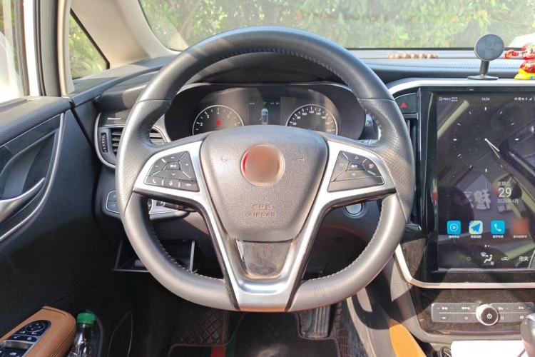 Used BYD Song MAX 2018 1.5T Automatic Smart Connect Elite Model with 6 Seats Steering Wheel