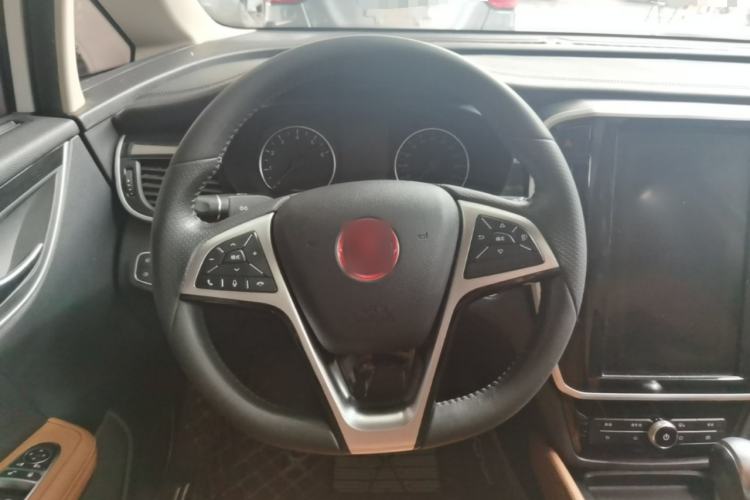 Used BYD Song MAX 2018 1.5T Automatic Smart Connect Elite Model with 6 Seats Steering Wheel