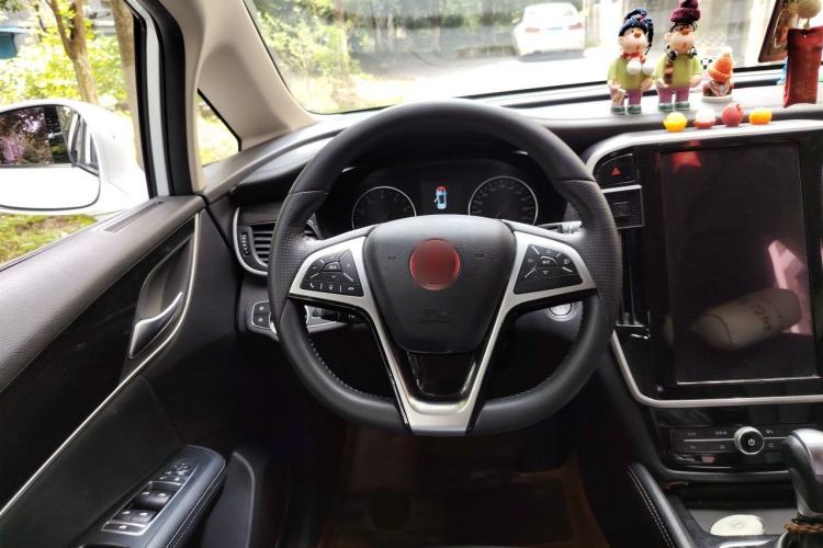 Used BYD Song MAX 2018 1.5T Automatic Smart Connect Elite Model with 6 Seats Steering Wheel