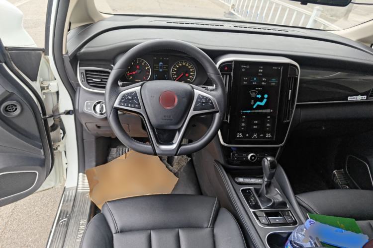 Used BYD Song MAX 2018 1.5T Automatic Smart Connect Elite Model with 6 Seats Steering Wheel