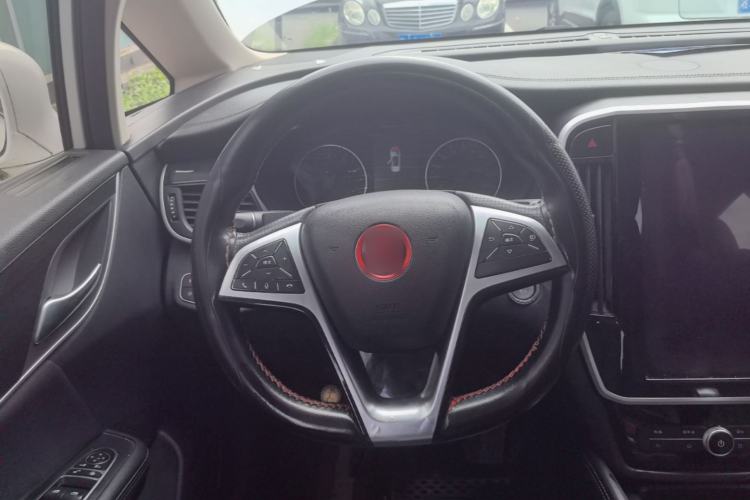 Used BYD Song MAX 2018 1.5T Automatic Smart Connect Elite Model with 6 Seats Steering Wheel