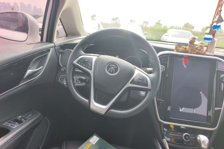 Used BYD Song MAX 2018 1.5T Automatic Smart Connect Elite Model with 6 Seats Steering Wheel