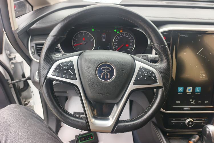 Used BYD Song MAX 2018 1.5T Automatic Smart Connect Elite Model with 6 Seats Steering Wheel