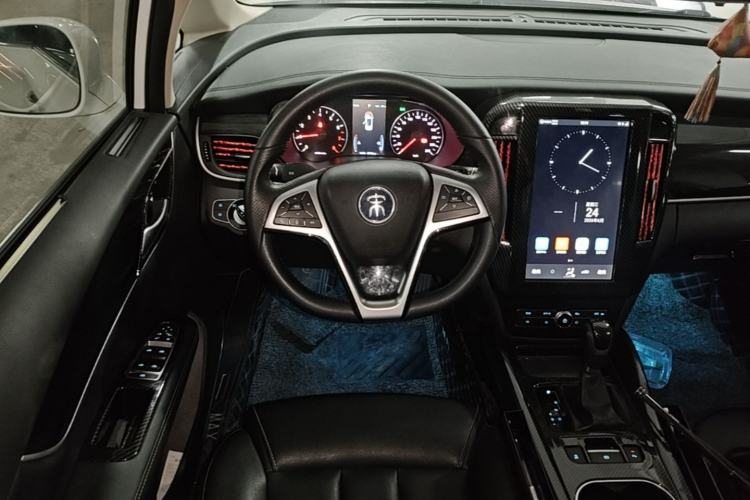 Used BYD Song MAX 2018 1.5T Automatic Smart Connect Elite Model with 6 Seats Steering Wheel
