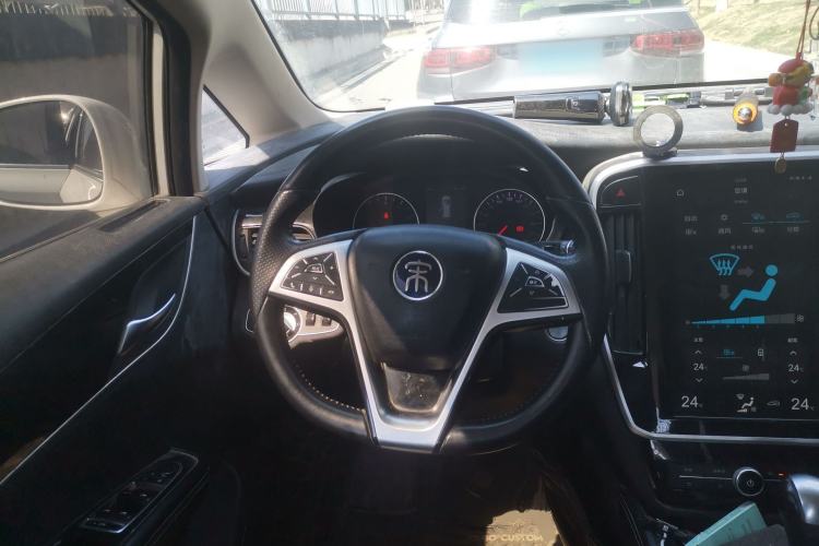 Used BYD Song MAX 2018 1.5T Automatic Smart Connect Luxury 6-Seater Steering Wheel
