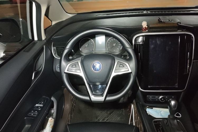 Used BYD Song MAX 2018 1.5T Automatic Smart Connect Luxury 6-Seater Steering Wheel