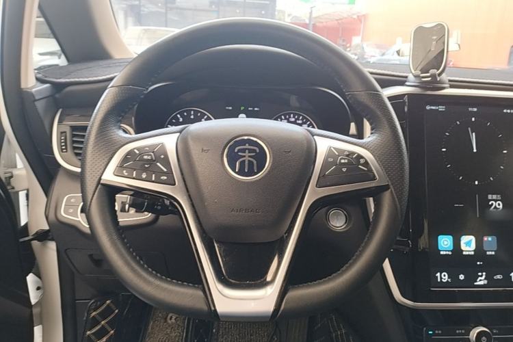 Used BYD Song MAX 2018 1.5T Automatic Smart Connect Elite Model with 6 Seats Steering Wheel
