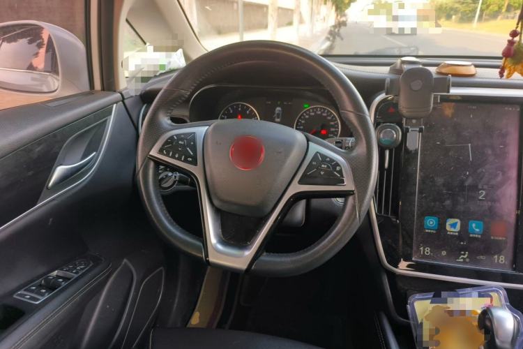 Used BYD Song MAX 2018 1.5T Automatic Smart Connect Elite Model with 6 Seats Steering Wheel