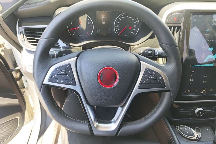Used BYD Song MAX 2018 1.5T Automatic Smart Connect Elite Model with 6 Seats Steering Wheel