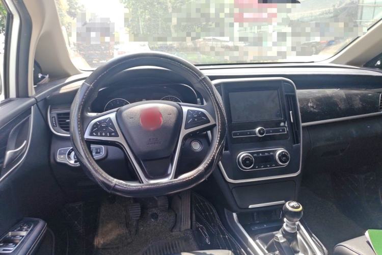 Used BYD Song MAX 2018 1.5T Manual Smart Connect Luxury 6-Seater Steering Wheel