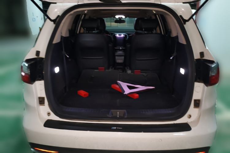 Used BYD Song MAX 2018 1.5T Automatic Smart Connect Elite Model with 6 Seats Trunk