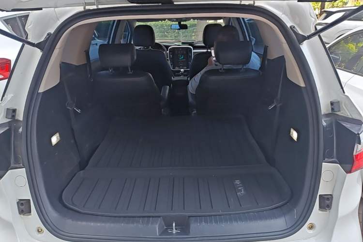 Used BYD Song MAX 2018 1.5T Automatic Smart Connect Luxury 6-Seater Trunk
