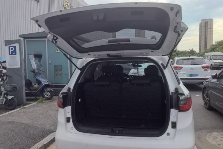 Used BYD Song MAX 2018 1.5T Automatic Smart Connect Elite Model with 6 Seats Trunk