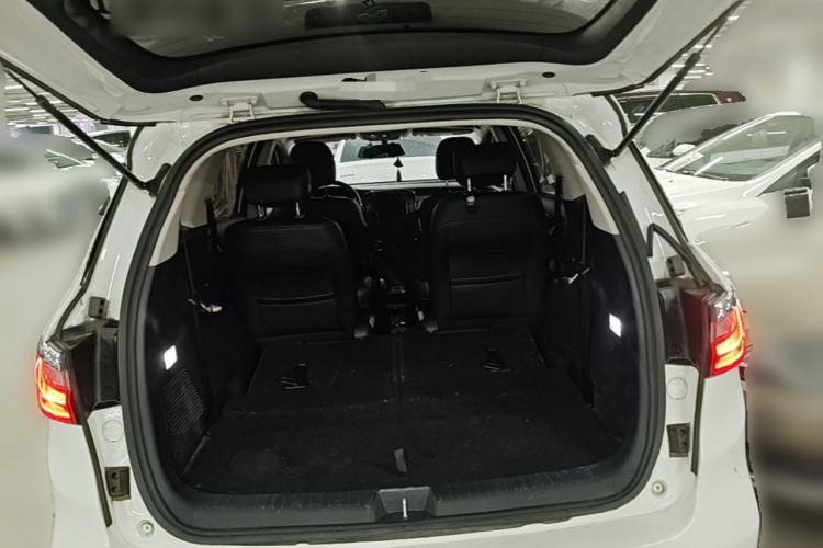 Used BYD Song MAX 2018 1.5T Automatic Smart Connect Elite Model with 6 Seats Trunk