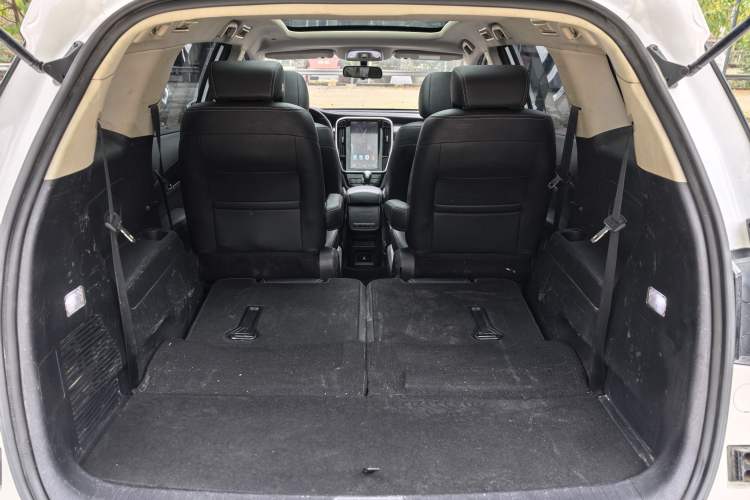 Used BYD Song MAX 2018 1.5T Automatic Smart Connect Elite Model with 6 Seats Trunk