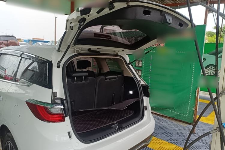 Used BYD Song MAX 2018 1.5T Automatic Smart Connect Luxury 6-Seater Trunk