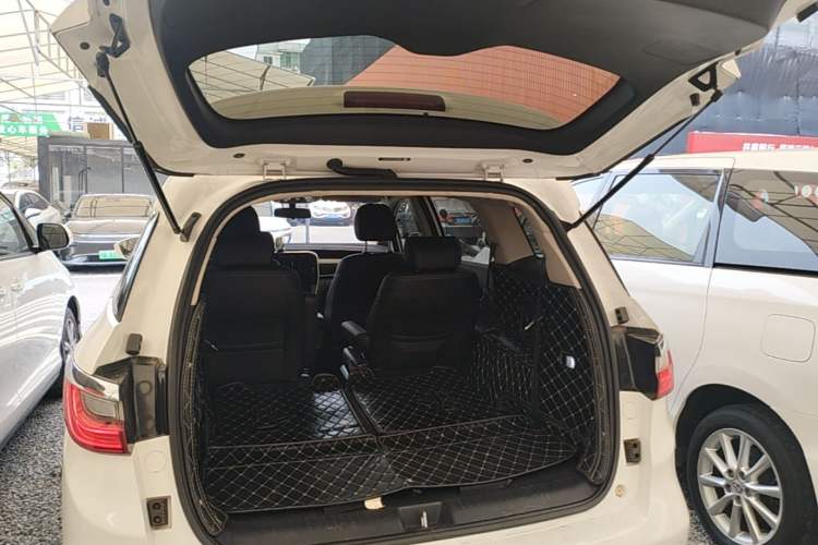 Used BYD Song MAX 2018 1.5T Automatic Smart Connect Elite Model with 6 Seats Trunk
