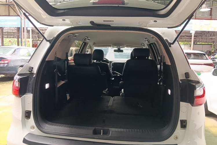 Used BYD Song MAX 2018 1.5T Automatic Smart Connect Luxury 6-Seater Trunk