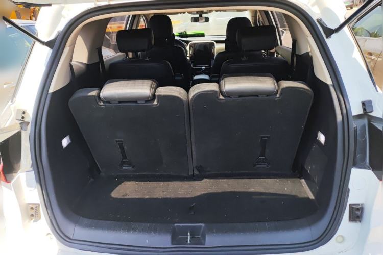 Used BYD Song MAX 2018 1.5T Automatic Smart Connect Elite Model with 6 Seats Trunk