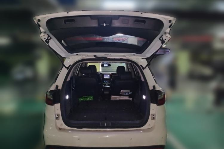 Used BYD Song MAX 2018 1.5T Manual Comfort 6-Seater Trunk