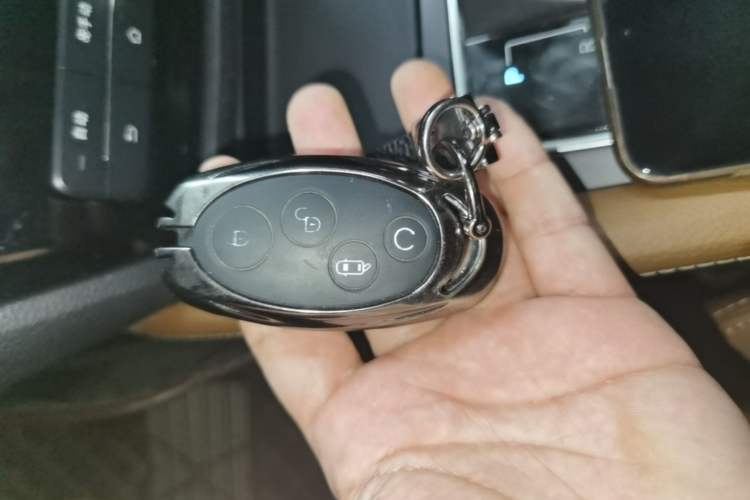 Used BYD Song MAX 2018 1.5T Automatic Smart Connect Elite Model with 6 Seats Vehicle Key