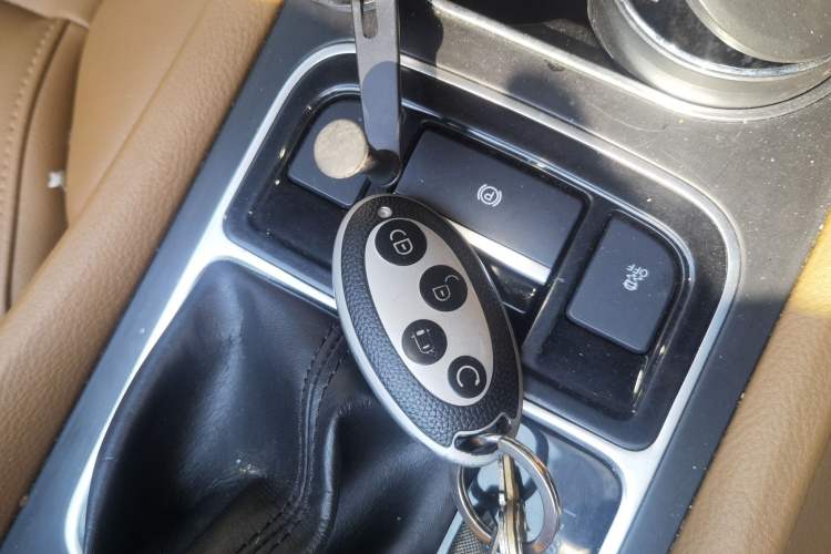 Used BYD Song MAX 2018 1.5T Automatic Smart Connect Luxury 6-Seater Vehicle Key
