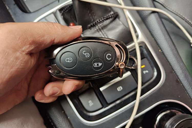Used BYD Song MAX 2018 1.5T Automatic Smart Connect Luxury 7-Seater Vehicle Key