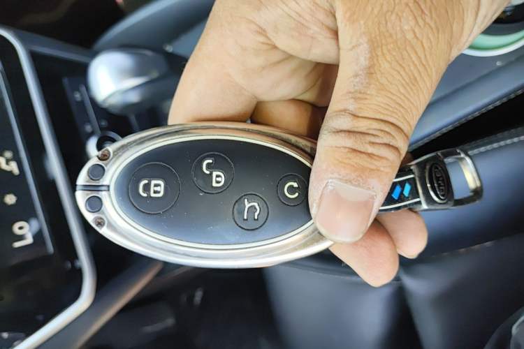 Used BYD Song MAX 2018 1.5T Automatic Smart Connect Elite Model with 6 Seats Vehicle Key