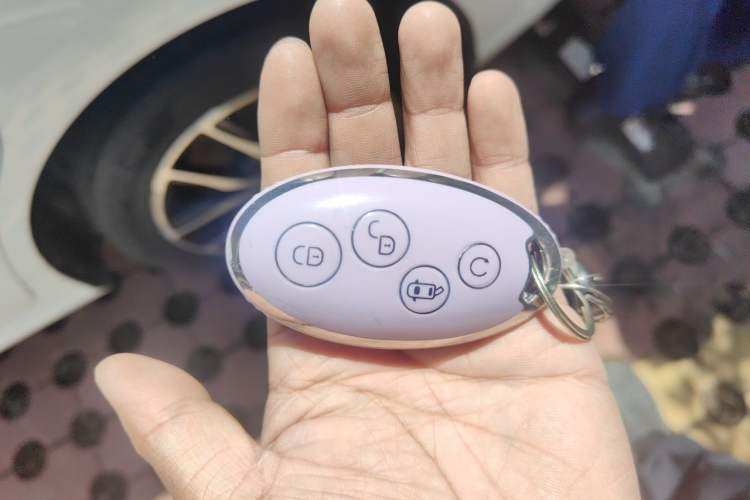 Used BYD Song MAX 2018 1.5T Automatic Smart Connect Luxury 6-Seater Vehicle Key