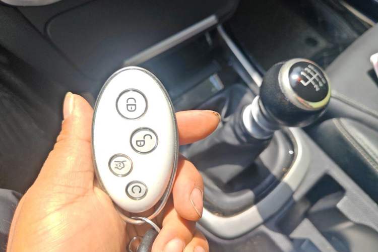 Used BYD Song MAX 2018 1.5T Manual Smart Connect Luxury 6-Seater Vehicle Key