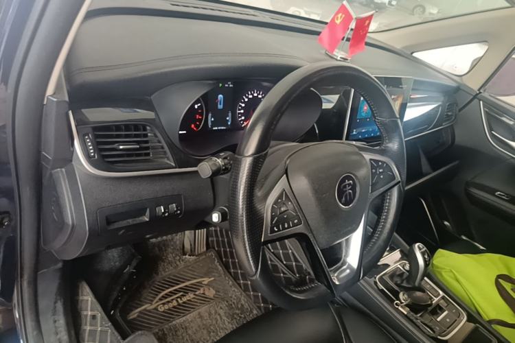 Used BYD Song MAX 2019 1.5T Automatic Smart Connect Ruiyi Sunroof Version 6 Seats China VI Standard Center Console