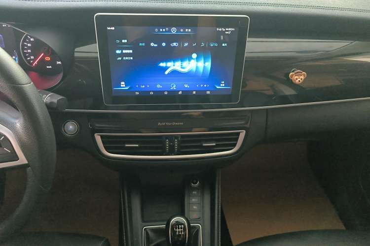Used BYD Song MAX 2019 1.5T Manual Smart Connect Ruiyi Sunroof Model 7 Seats China V Emission Standard Audio And AC Panel
