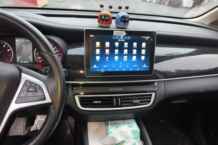 Used BYD Song MAX 2019 1.5T Automatic Smart Connect Ruiyi Sunroof Model 7 Seats China VI Standard Audio And AC Panel