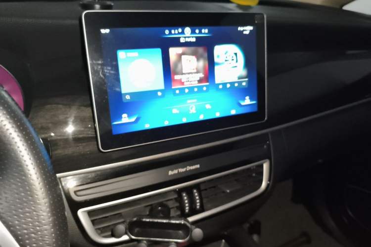 Used BYD Song MAX 2019 1.5T Automatic Smart Connect Ruiyi Sunroof Model 7 Seats China VI Standard Audio And AC Panel