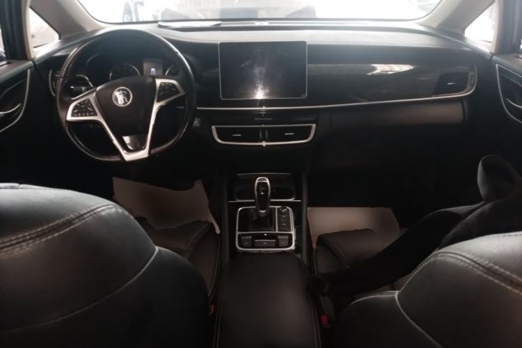 Used BYD Song MAX 2019 1.5T Automatic Smart Connect Ruiyi Sunroof Model 7 Seats China VI Standard Center Console
