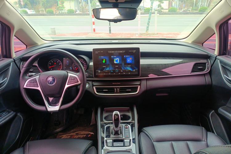 Used BYD Song MAX 2019 1.5T Automatic SmartConnect ZhiLian RuiDong Edition with 6 Seats China VI Standard Center Console