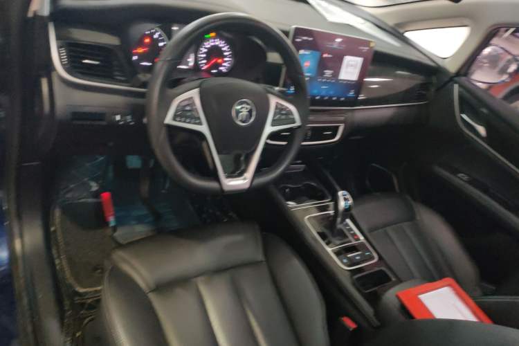 Used BYD Song MAX 2019 1.5T Automatic Smart Connect Prestige 7-Seater China VI Standard Center Console