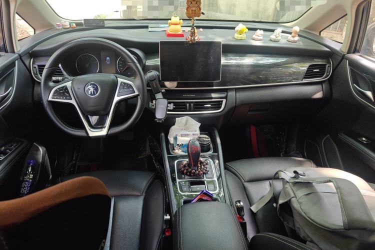 Used BYD Song MAX 2019 1.5T Automatic Smart Connect Ruiyi Model 6-Seater China V Standard Center Console